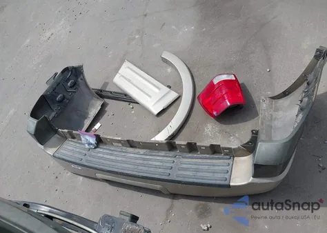 2005 Ford Expedition Eddie Bauer/King Ranch from USA, damaged, VIN 1FMPU17535LA55103